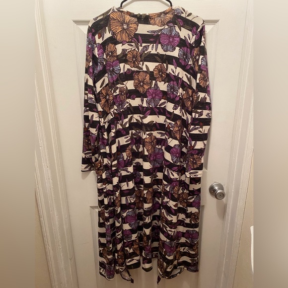 LulaRoe Sarah Cardigan - Picture 1 of 4
